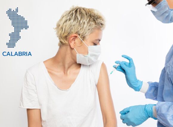 Vaccini in farmacia in Calabria: il video e le risposte del webinar con Federfarma - PharmUp